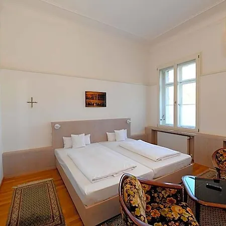 Hotel Gaestehaus Der Katholischen Akademie In Bayern *