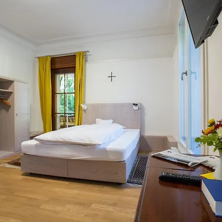 Hotel Gaestehaus Der Katholischen Akademie In Bayern Monachium