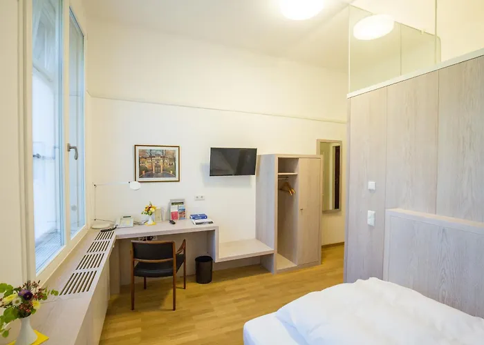 Gaestehaus Der Katholischen Akademie In Bayern *